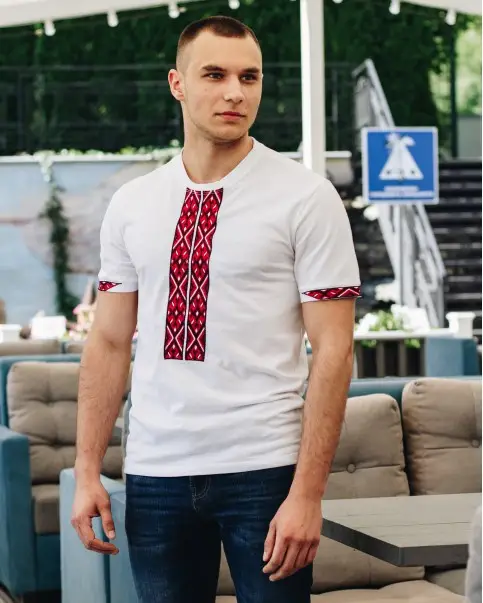 3872704331_w640_h640_futbolka-muzhskaya-vyshivanka.webp